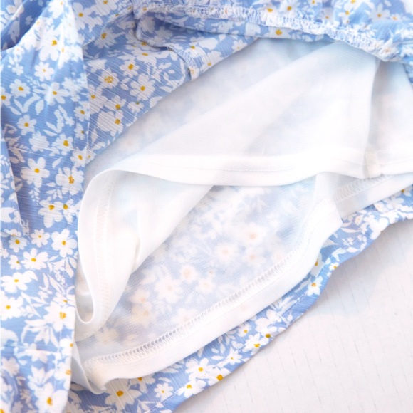 Altar’d State Blue and White Floral High-Waisted Shorts - Picture 3 of 6